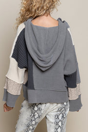 HOODED SWEATER