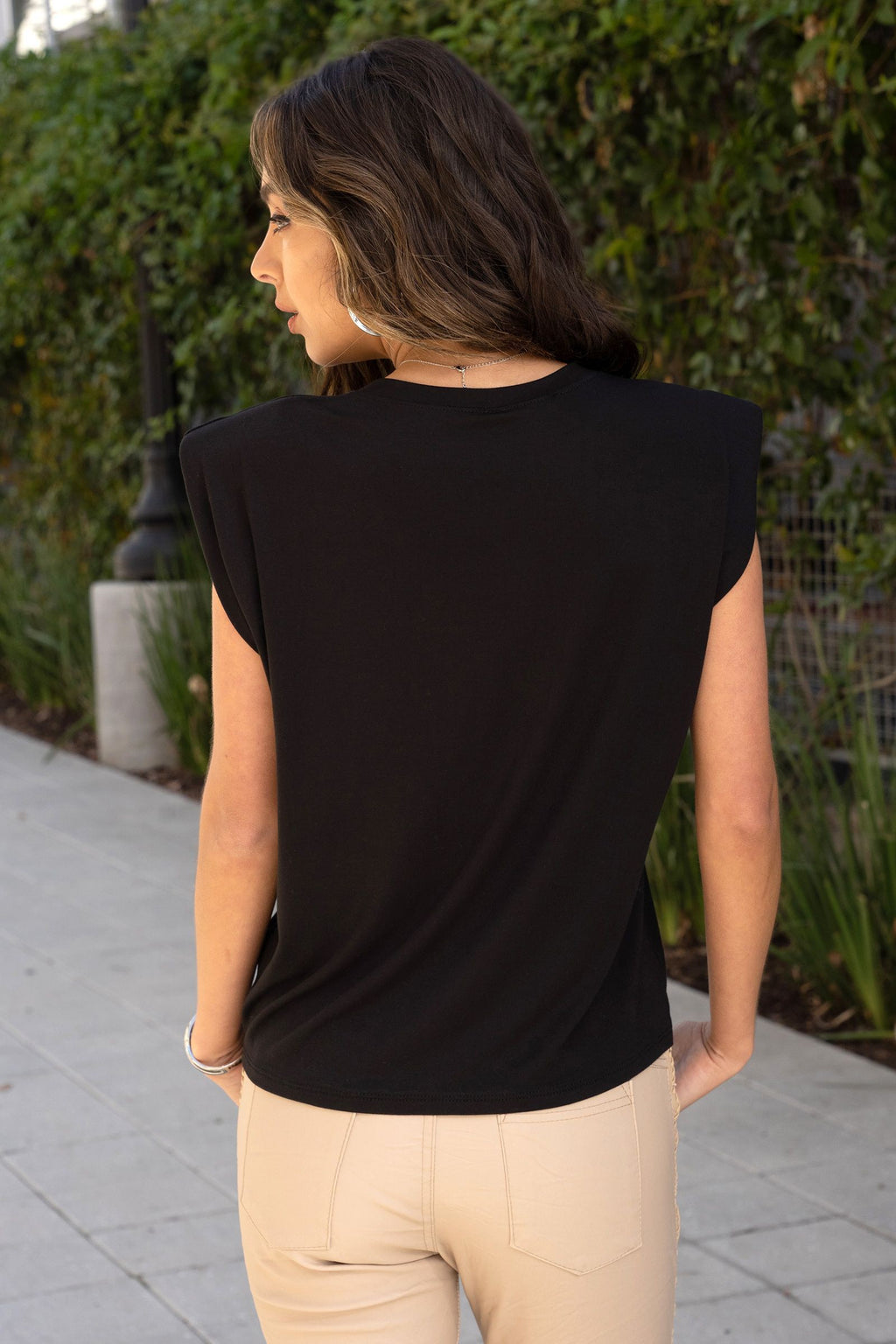 SLEEVELESS SHOULDER PAD SOLID TOP