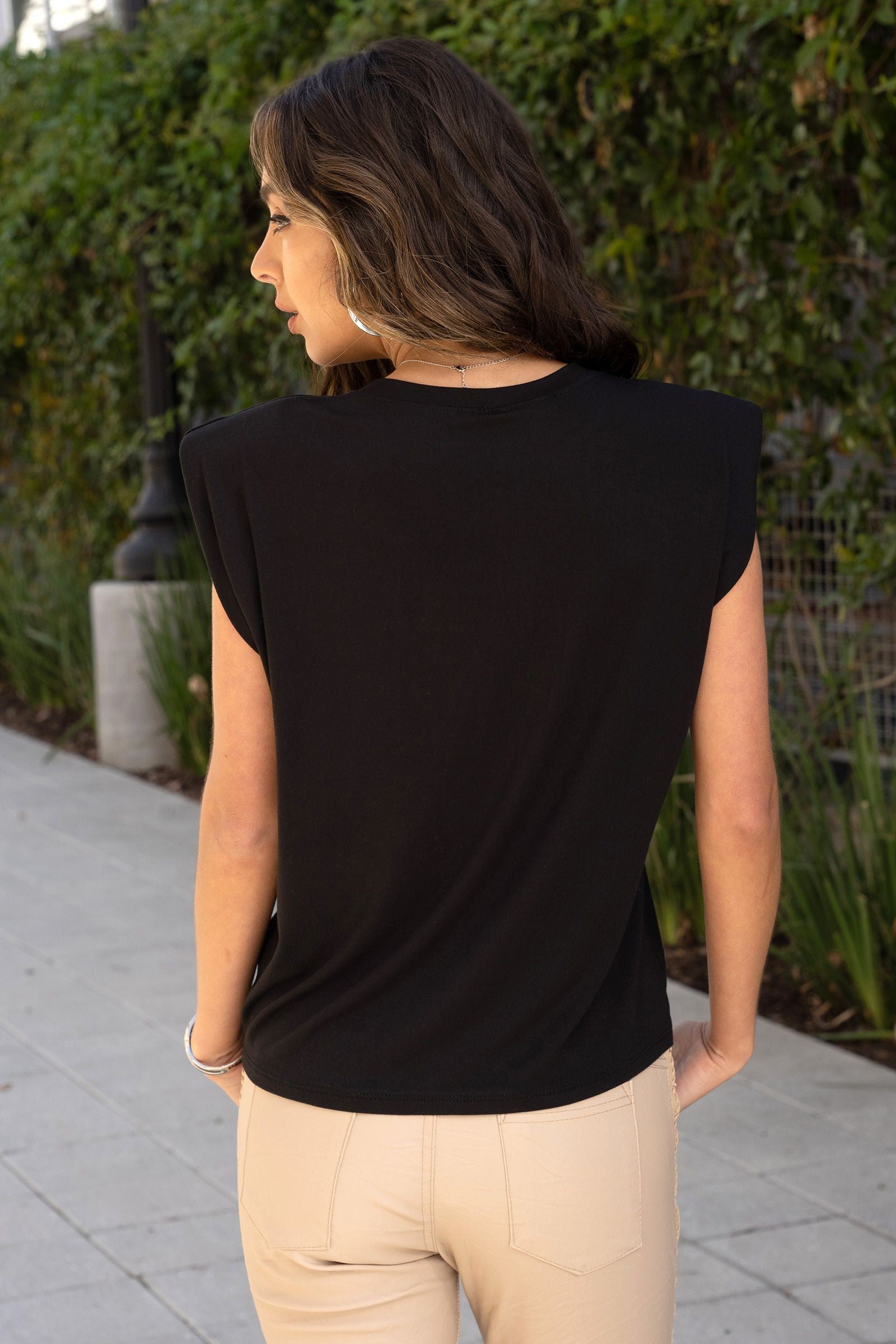 SLEEVELESS SHOULDER PAD SOLID TOP