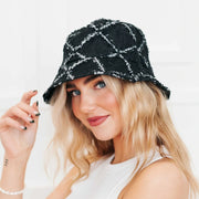 DIAMOND PRINT BUCKET HAT