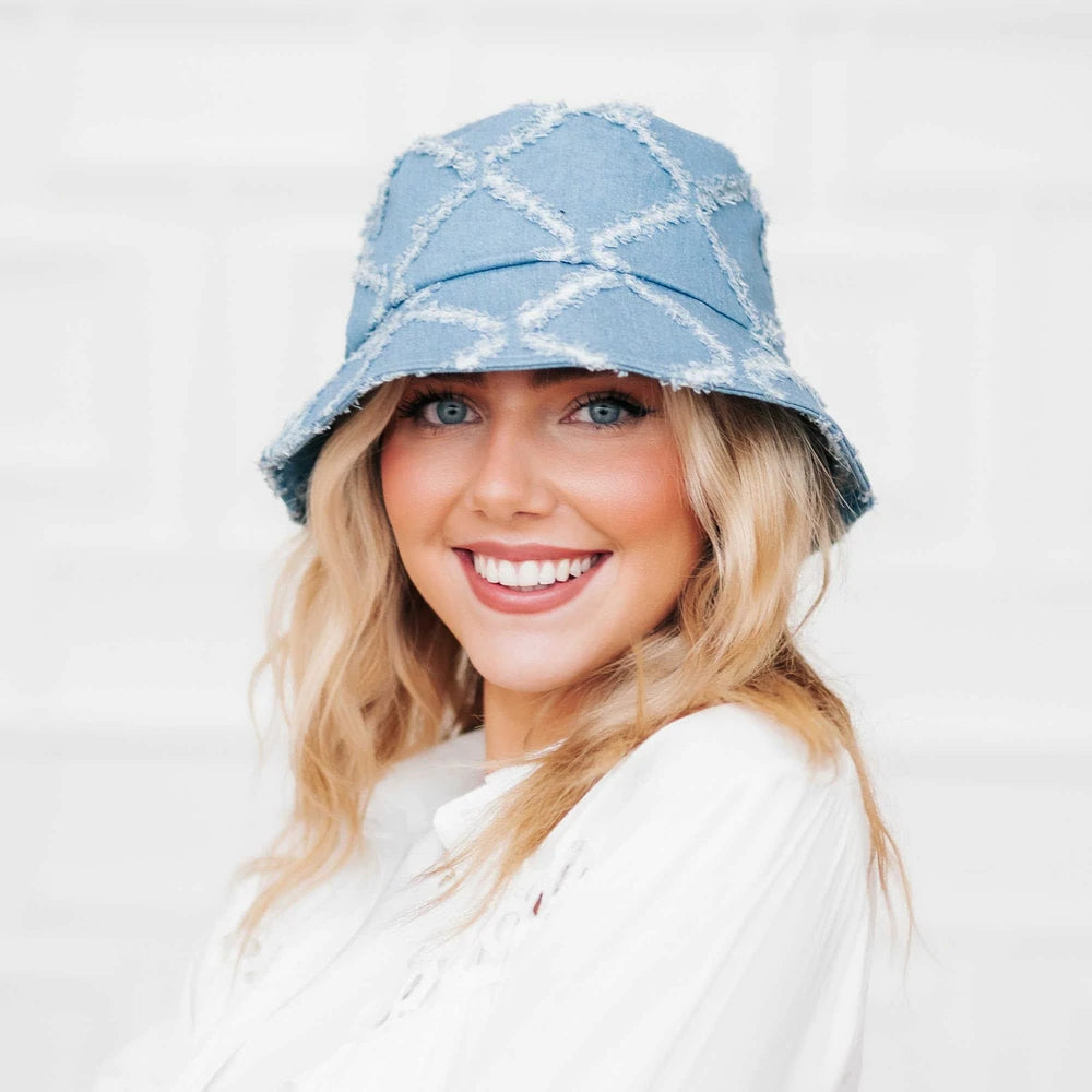DIAMOND PRINT BUCKET HAT