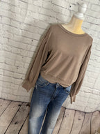 LANTERN SLEEVE TOP