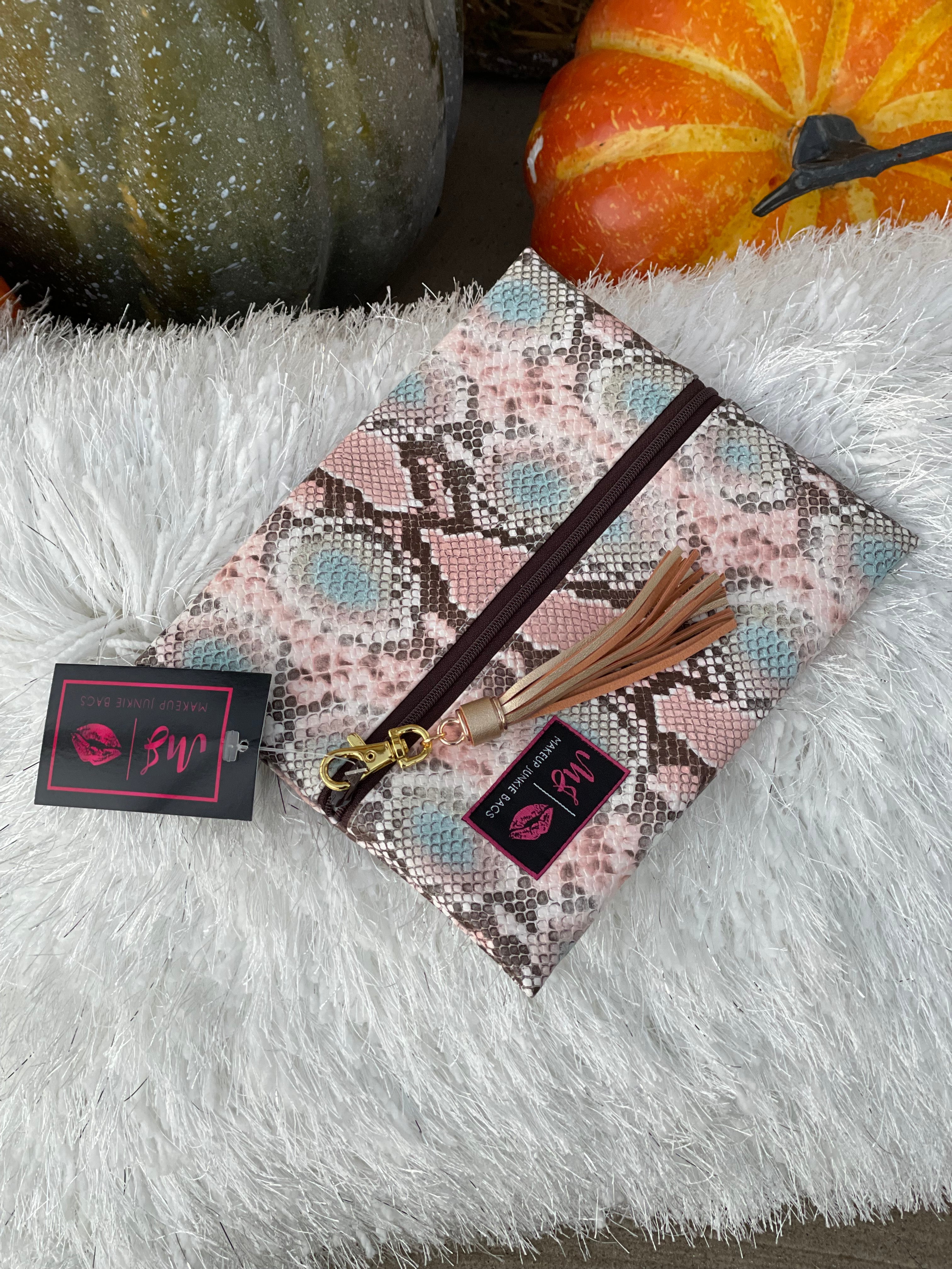 SM/MD MAKEUP JUNKIE BAG