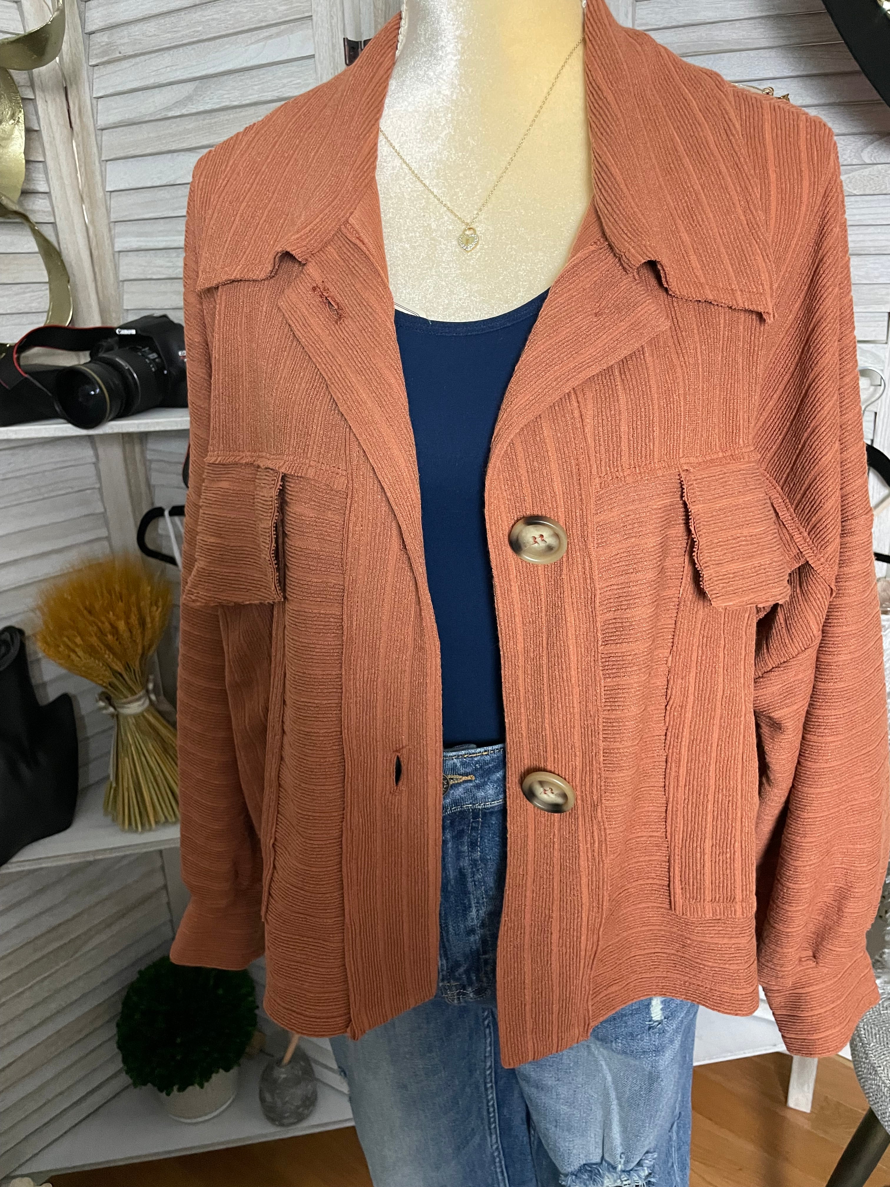 RIBBED SHIRT TOP BRWN/WHITE