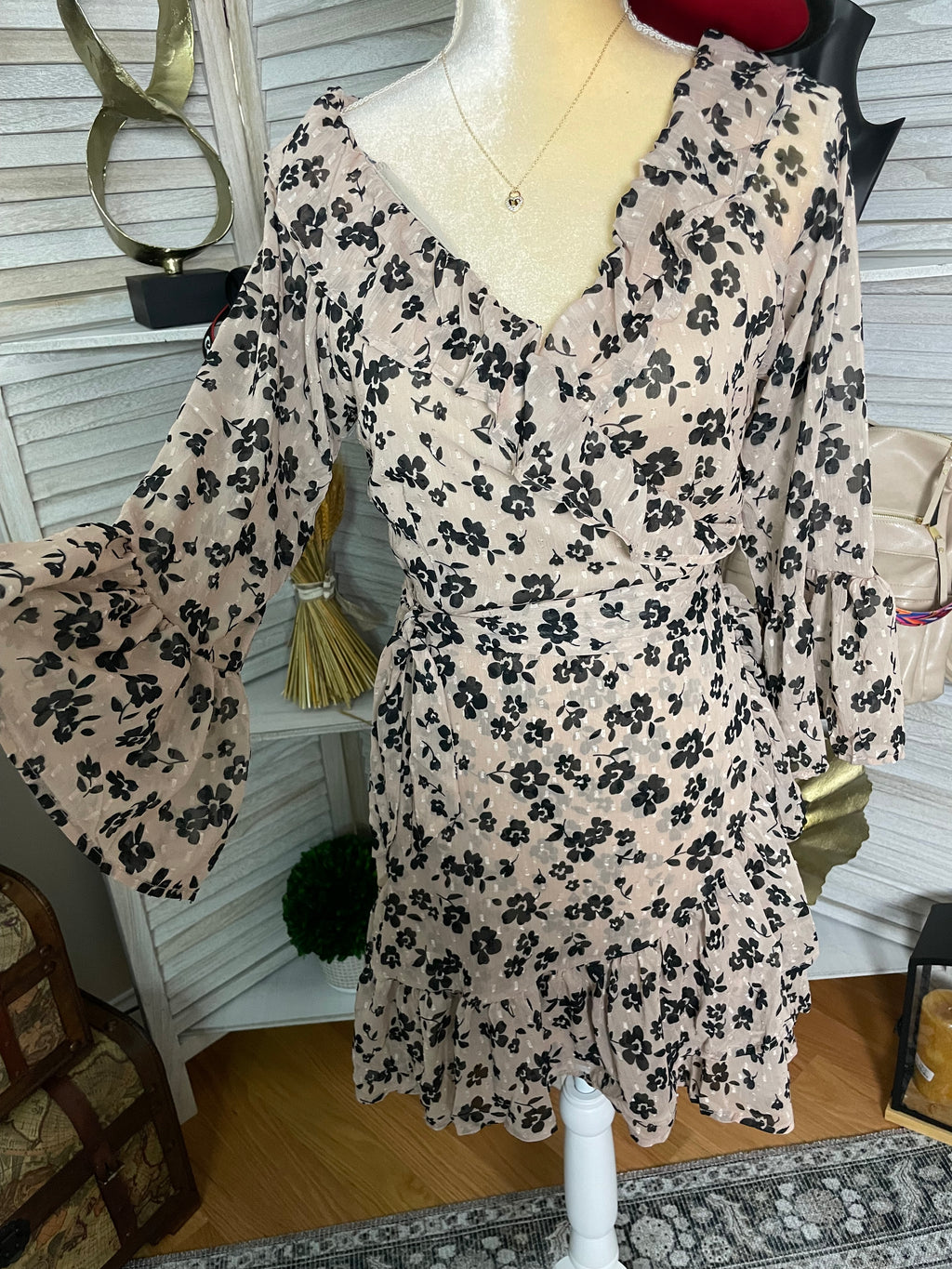 FLORAL RUFFLE DETAIL DRESS