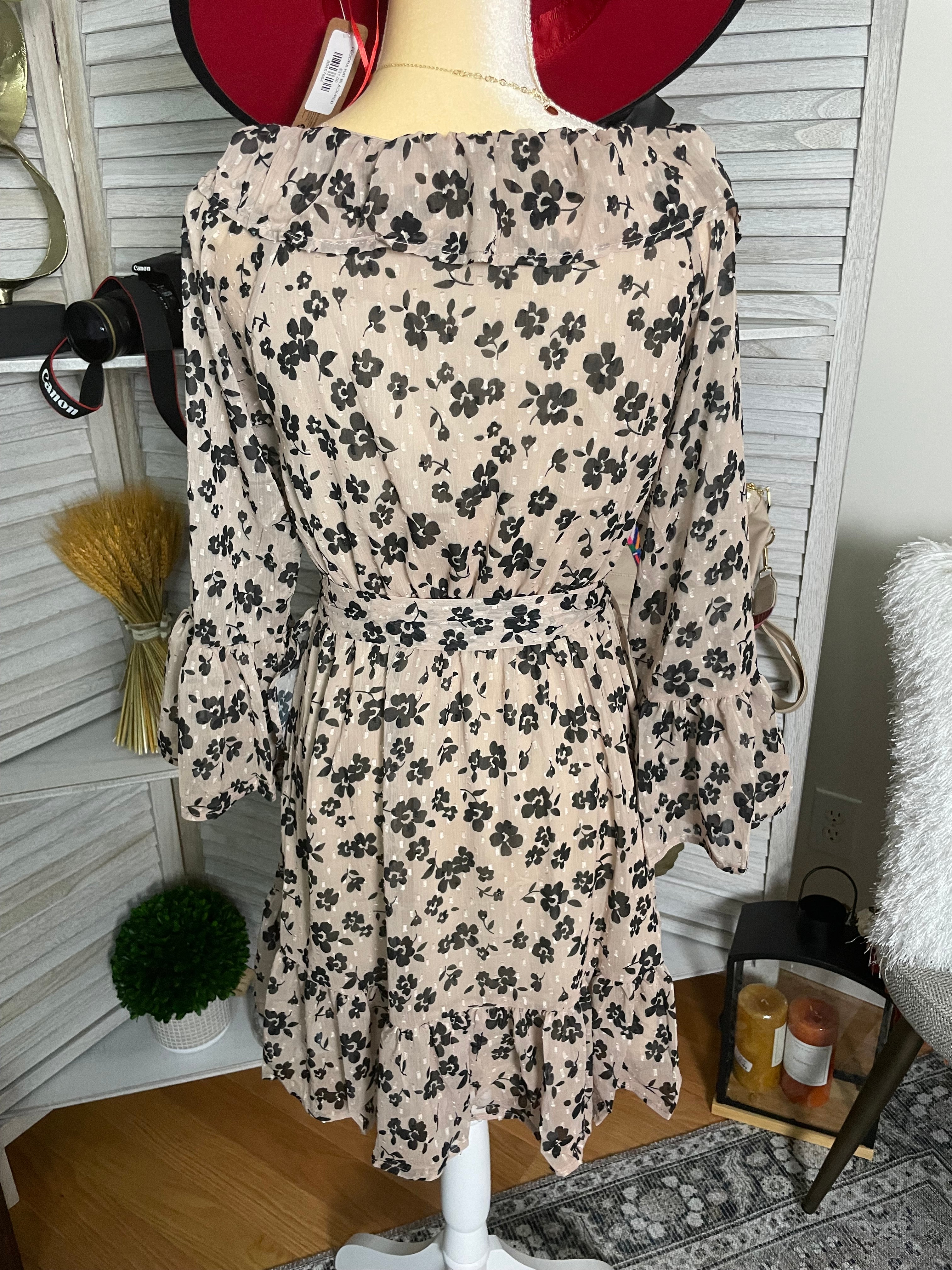 FLORAL RUFFLE DETAIL DRESS