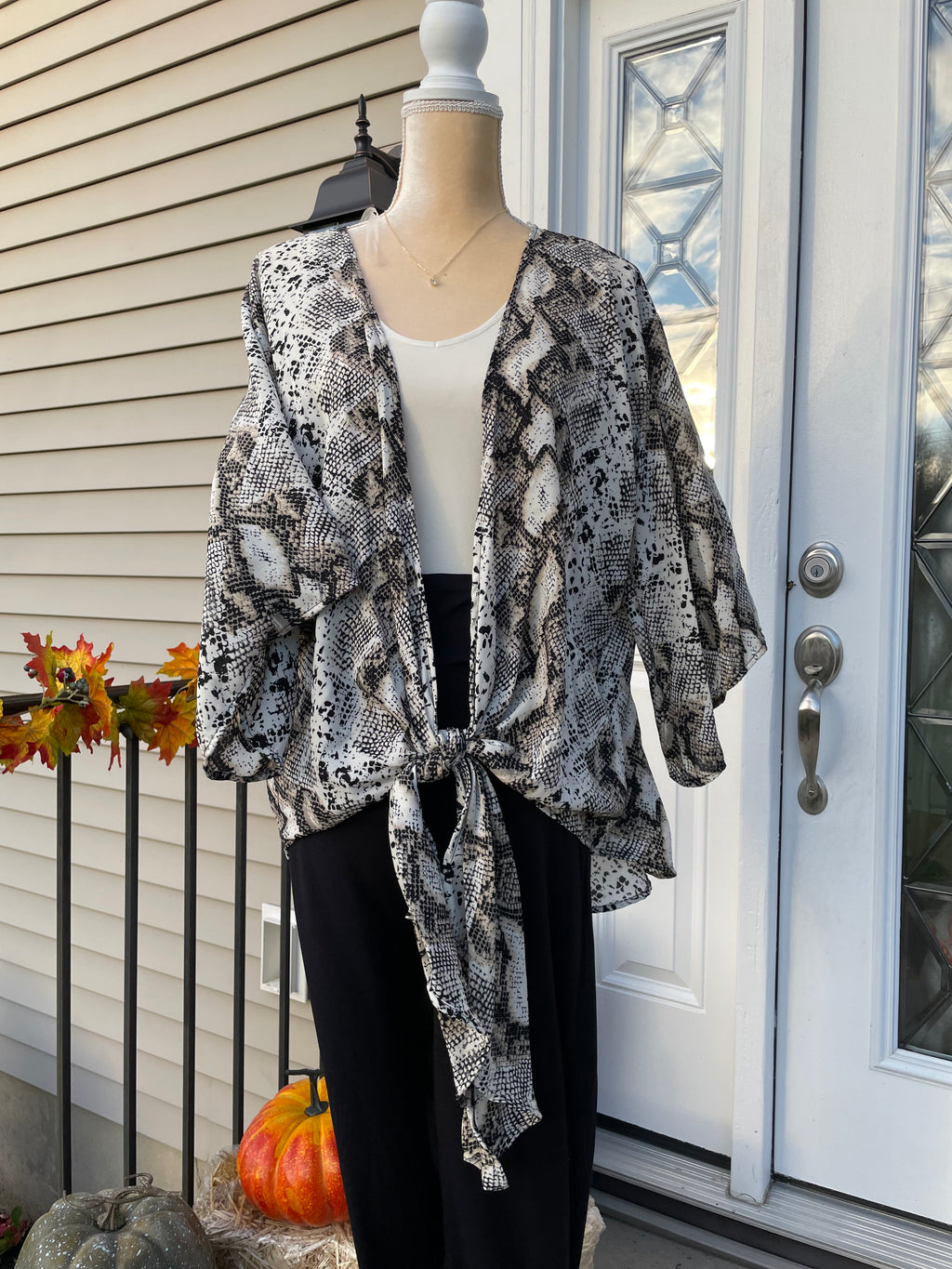 ANIMAL PRINT TIE FRONT PLUS CARDIGAN