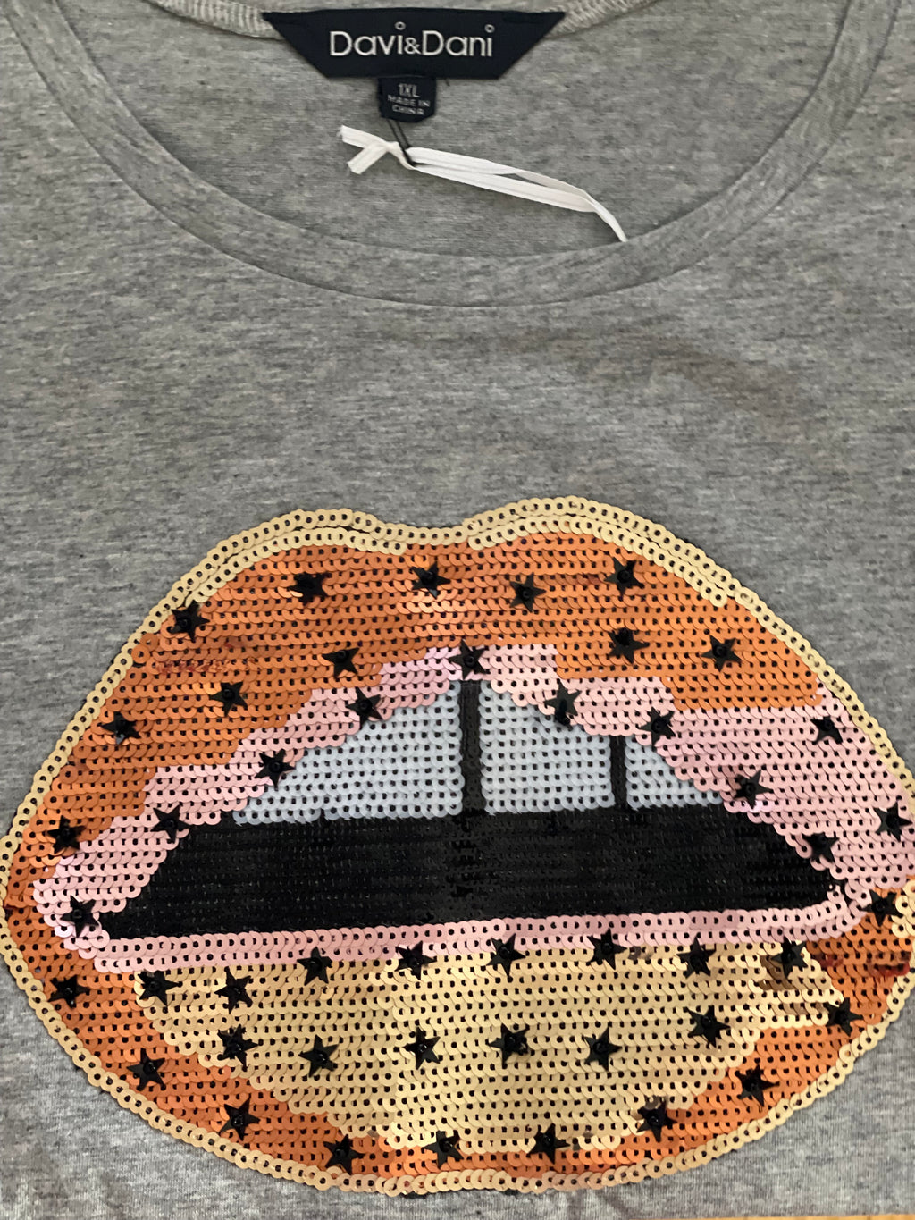 SEQUINED SHORT SLEEVE TEE