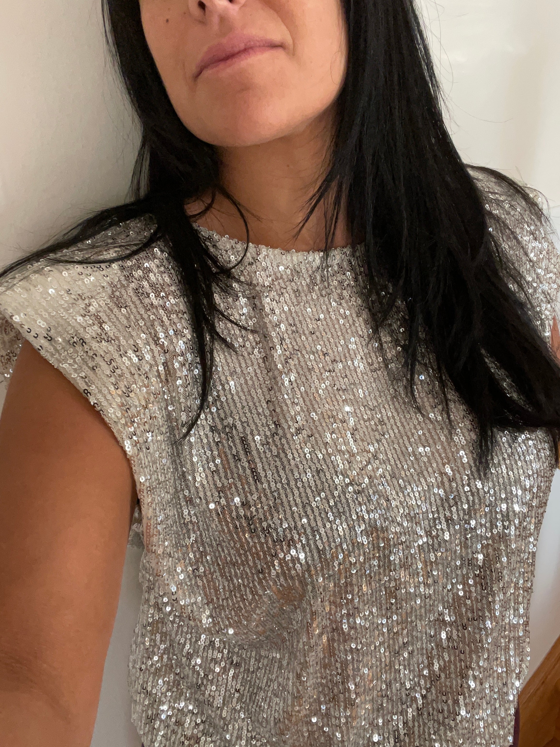 SEQUINS SLEEVELESS TOP