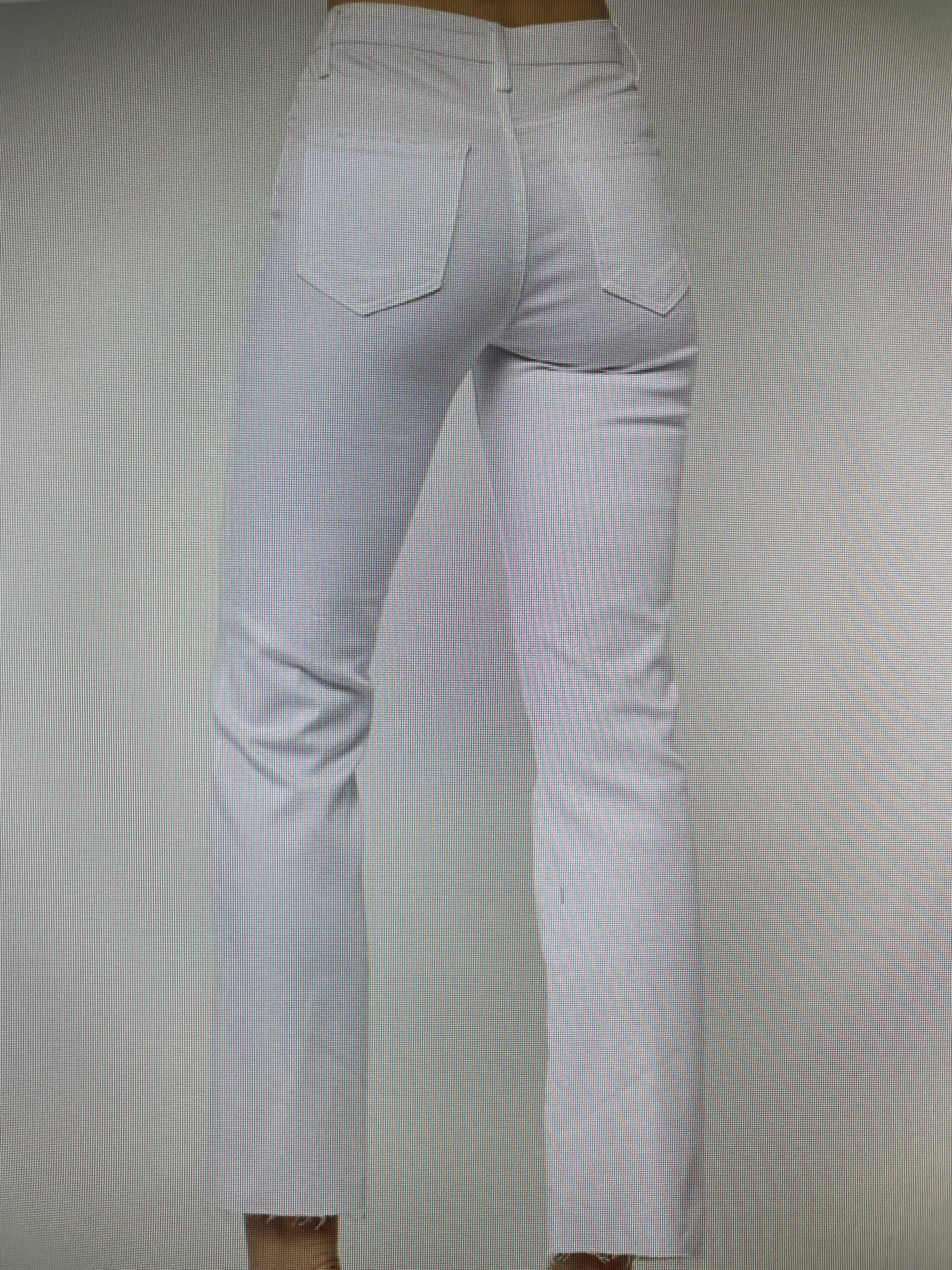 MID RISE STRAIGHT LEG JEANS