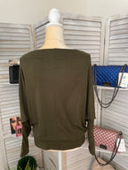 BOAT NECK TAMPERED WAIST TOP