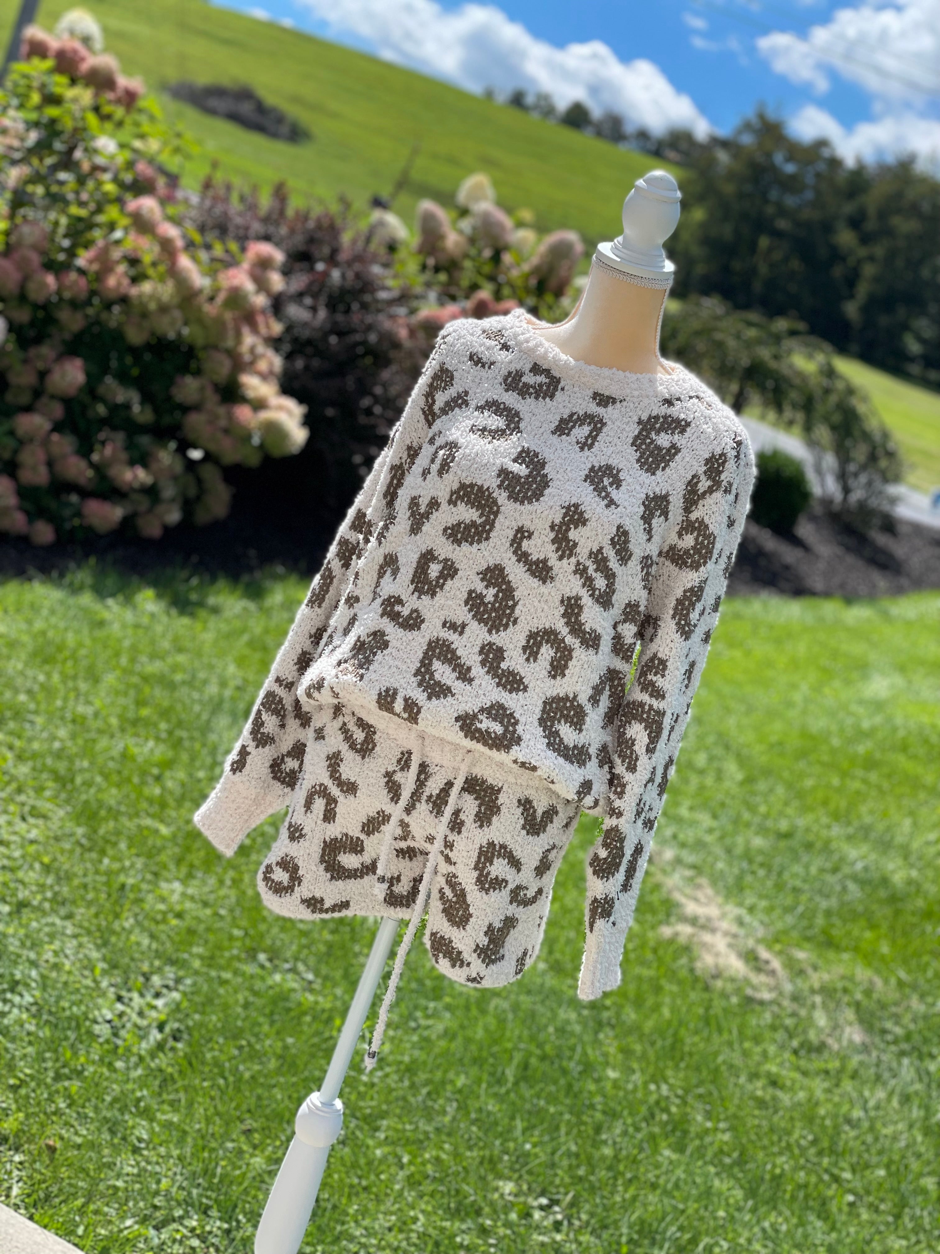 FLEECE LEOPARD SWEATER